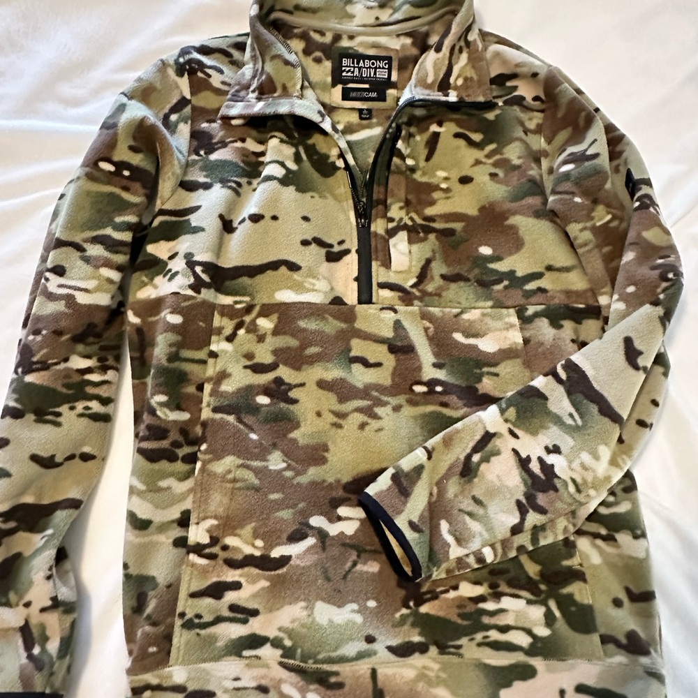 Billabong Men's Zip Up Camouflage Sweater